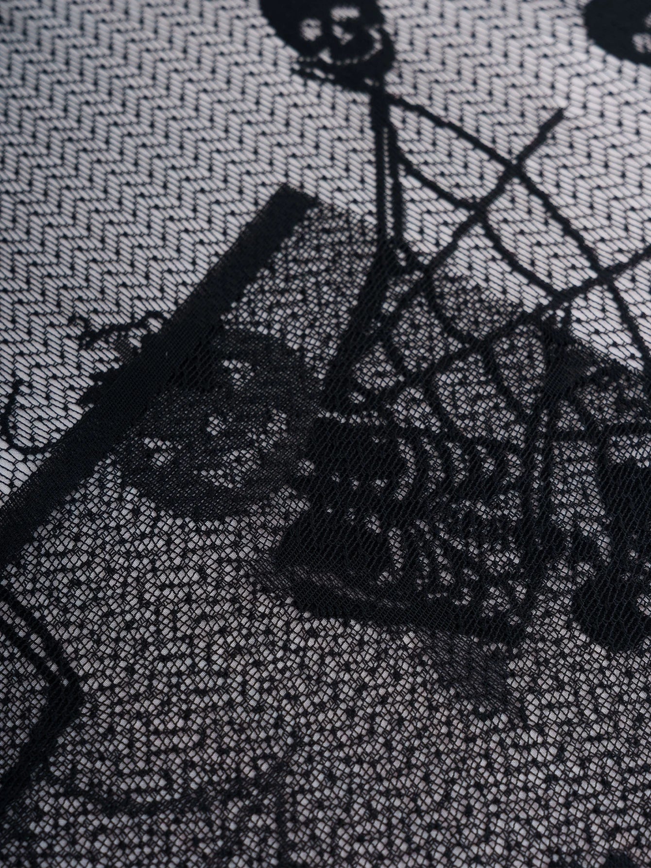 Halloween Black Skeleton Lace Tablecloth Decoration for Living Room, Bedroom, Night Terror Atmosphere