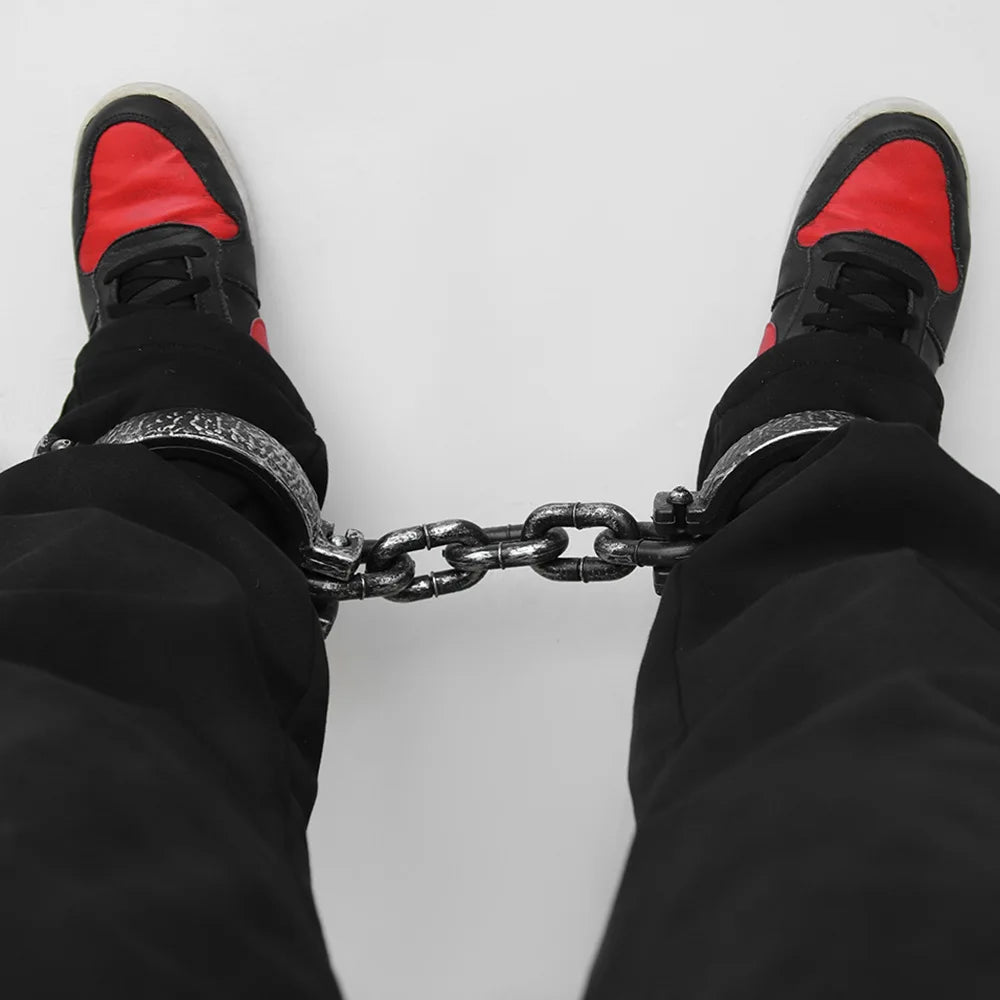 Halloween Prison Handcuffs - Realistic Wrist Shackles with Chains for Costume Cosplay Party Props Spooky Photo Booth Accessories